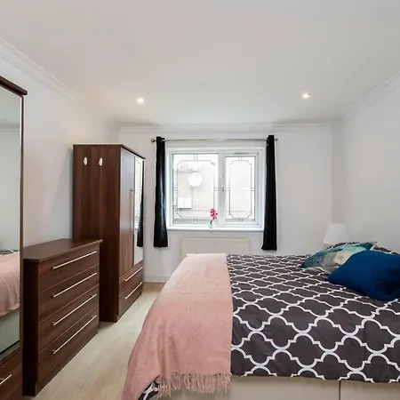 Cozy 2-Bedroom Flat In Battersea London Exterior foto