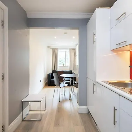 Cozy 2-Bedroom Flat In Battersea London Exterior foto