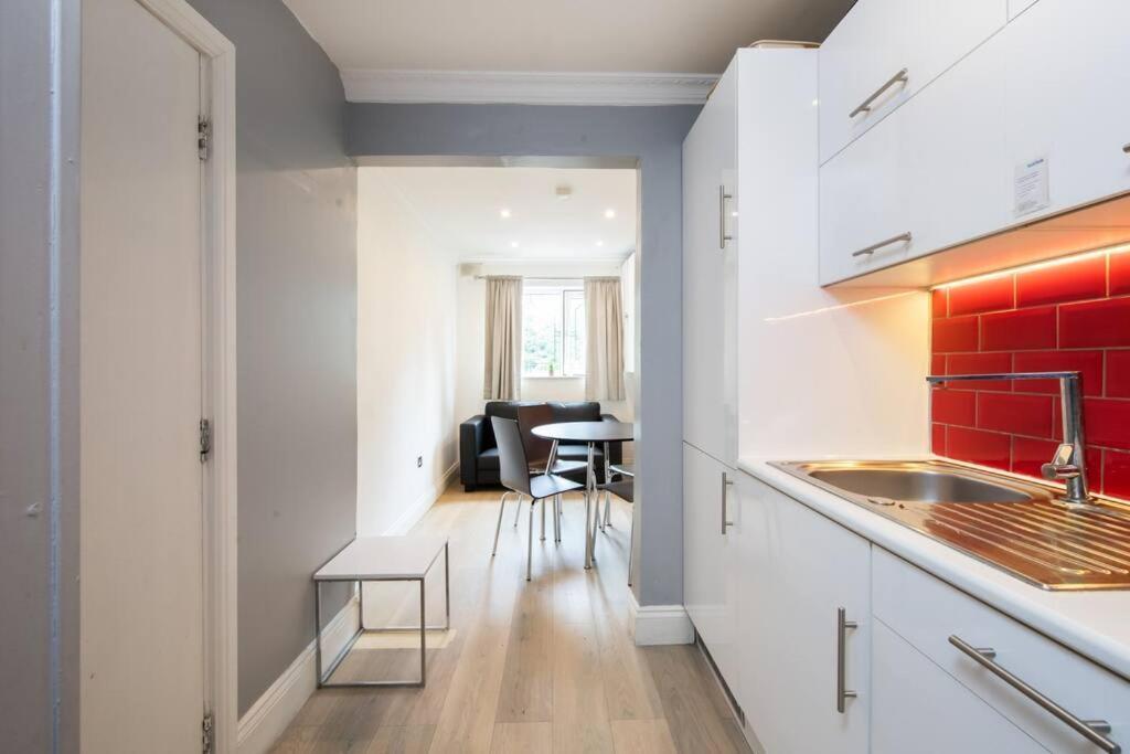 Cozy 2-bedroom Flat In Battersea Appartement